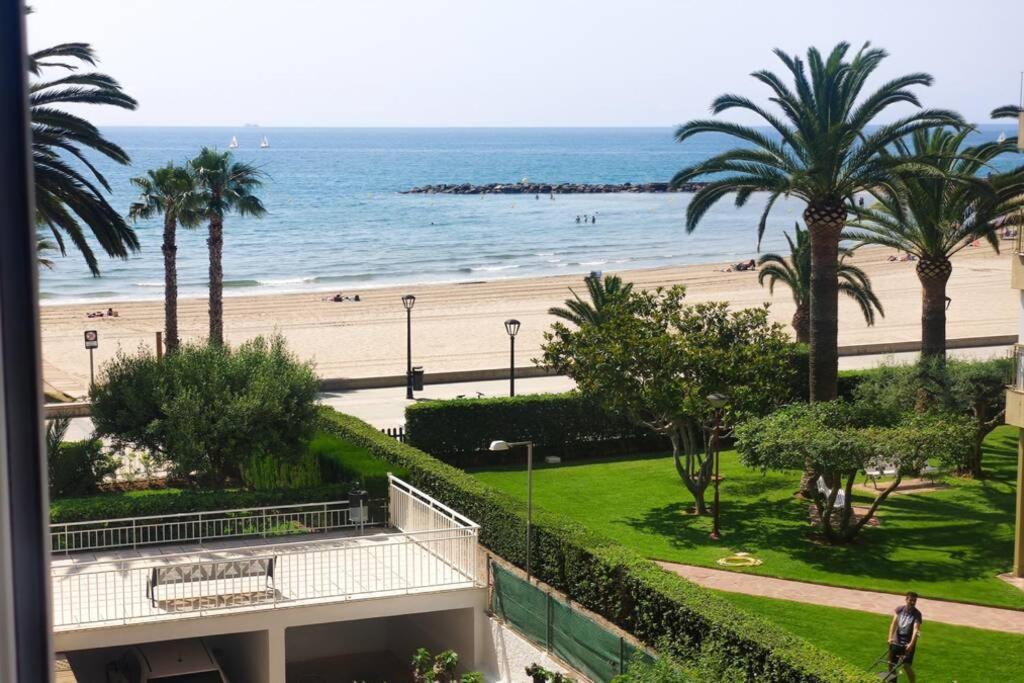 Apartamento Recien Reformado En Primera Linea Con Vistas A La Playa De La Almadraba Benicàssim Eksteriør billede