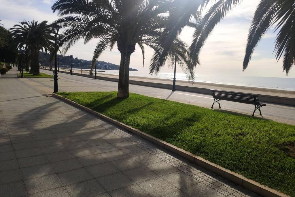 Apartamento Recien Reformado En Primera Linea Con Vistas A La Playa De La Almadraba Benicàssim Eksteriør billede